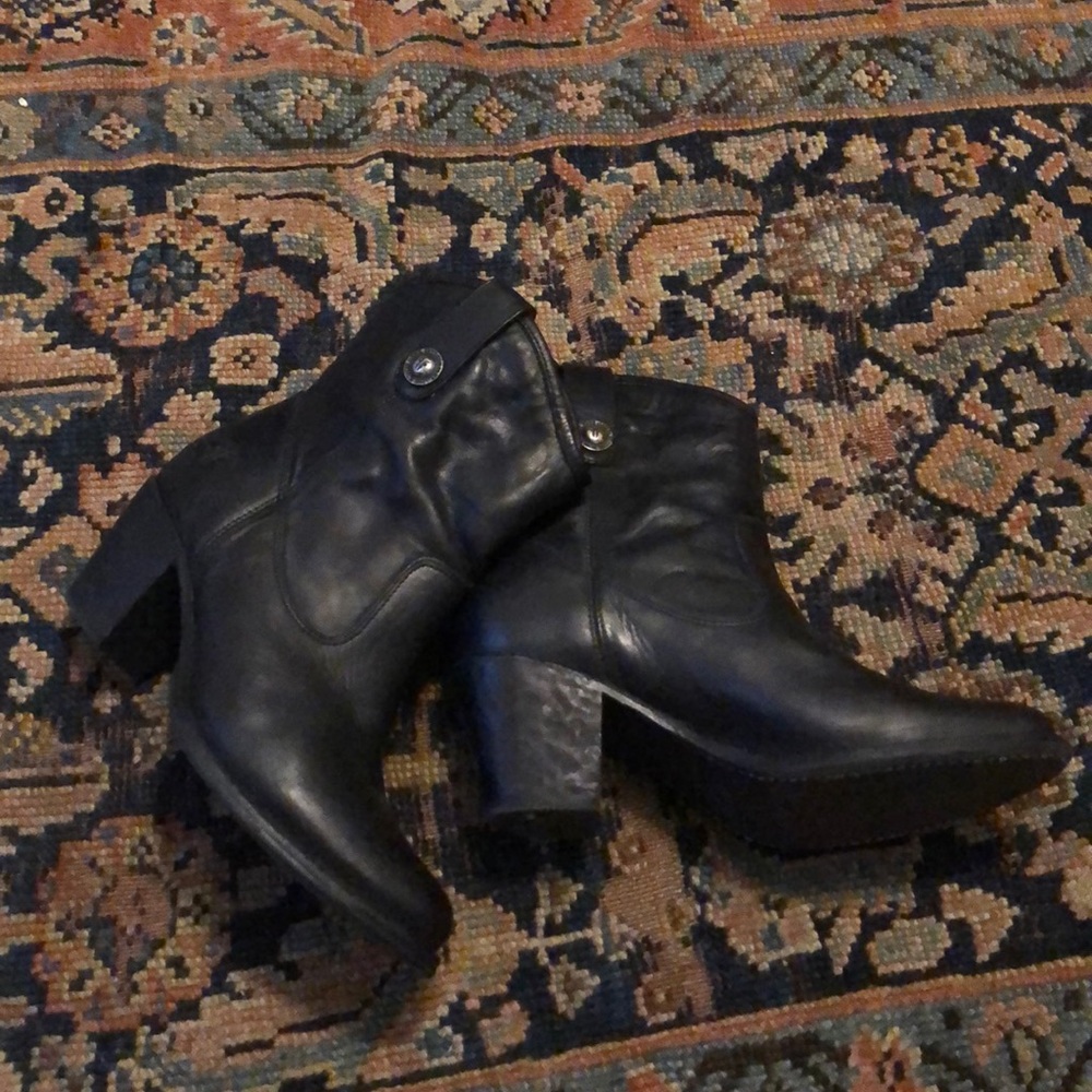 Like New Black Frye Heeled Boots